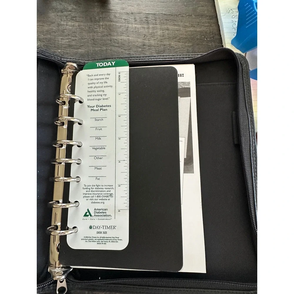 Day-Timer Black Leather Zippered 7 Ring Desk Size Organizer Planner Binder EUC